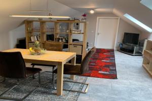 Ferienwohnung Sunny - Moderne Ferienwohnung im Grünen in Saarbrücken-West Apartments, Saarbrucken