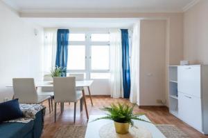CHARMING 2 ROOMS APARTMENT, 3 beds-10 min walk to Las Canteras Beach, Las Palmas de Gran Canaria