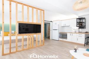 roomaki -tasteful studio in the center w/ parking, Chalkida