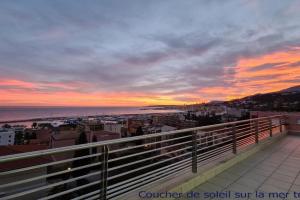 Luxurious penthouse with magnificent views over the bay of 10 Peoples, Menton