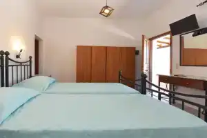 KLOTHO Apartments, Posidhonia