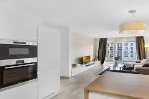 Sunflower - Modern large charming apartment with balcony, Bratislava