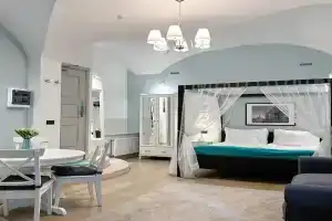 Revelton Suites, Riga