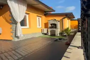 Summer house with terrace and free private parking, Koper