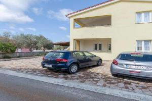 Apartments Anka, Vir