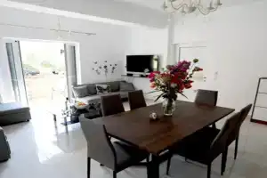 Koulieris Villas, Stavros