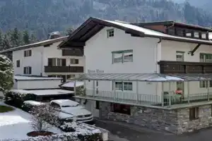 Haus Dora Apartment 3 Ahorn, Mayrhofen