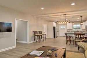 Greenville House with Covered Patio, 2 Mi to Dtwn!, Greenville