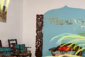 Emerald Palm Courtyard Hotel, Bububu