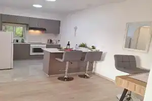 Charming Holiday Retreat Kato Apt 400m To The Beach Apartments, Paphos