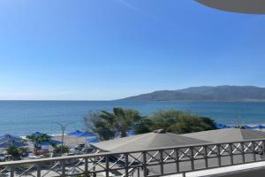 Vythos Rooms, Paralio Astros