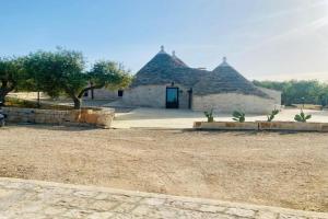 I Trulli del Vagabondo - Complex of Trulli with Private Pool Guest house, Alberobello