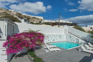 Pyrgos 3-Bed Villa Sleeps 8 with Pool and AirCon, Pirgos