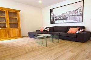 Burgunder - helle und ruhige Wohnung in Uninähe Apartments, Wiesbaden