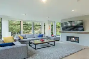 Ravencrest by Outpost Guest house, Whistler