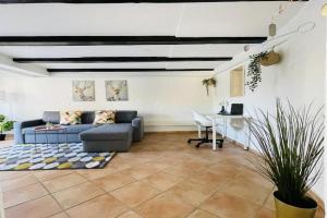 aday - Central Charming Apartment with Terrace, Aalborg