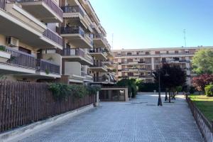 A la gauche! Facoltà Medicina Ospedali Riuniti, Stadio, Università Apartments, Foggia