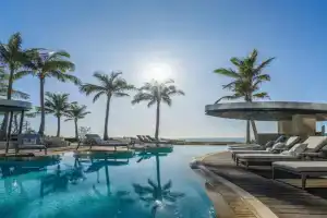 The Langham, and Jewel Residences Hotel, Gold Coast