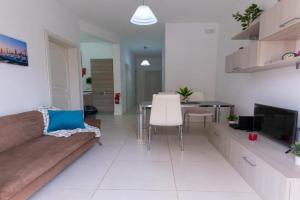 Seaside Cosy Maisonette @ - 2 mins walk from sea Apartments, Marsaskala