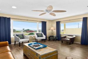 Renovated & dog-friendly beauty with sweeping views, WiFi, & AC Guest house, Flagler Beach