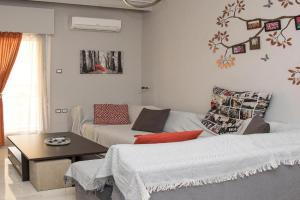 Alexandra's Apartment, Volos