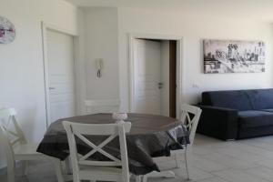 CM HOUSE MARZAMEMI, Reitani
