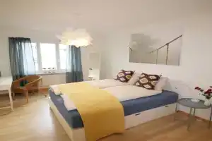 Casa Schilling- 2,5 rooms with balcony near hospital, university, St. Gallen