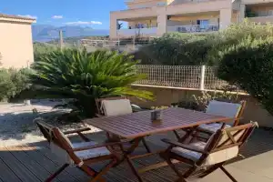 Casa Linda au calme avec jardin à 900 m plage port et centre de, Calvi