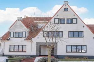 Apartment Jong & Blij 2 ground floor with garden by Interhome, De Haan
