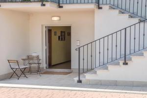 A11 - Varano, delizioso trilocale con giardino Apartments, Ancona