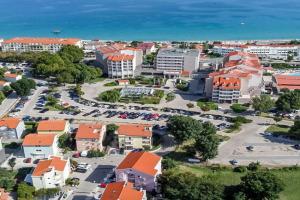 Apartments with parking space, Krk - 19585, Baska