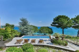 Beachfront Villa Mediterranea, Bibinje
