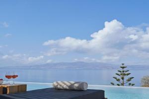 Hill Club Villa, Mikri Vigla