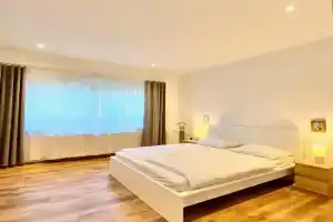 Luca Apartman, Gyenesdias