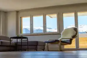 Chuenislodge1 Neu, grosse Terrasse & Designerofen, prächtige Aussicht, Adelboden