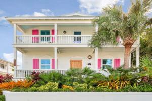 Southernmost View -Pool & Water Views Guest house, Key West