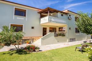 Avra Studios, Chrysi Ammoudia