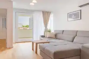 Luxury Apartmentka With Private Parking, Solin