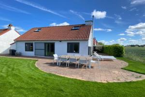 Charlie & Chloé’s beachcondo ***** Guest house, De Haan