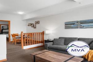 Alpenglow Lodge Family & Work Retreat by MVA, Whistler