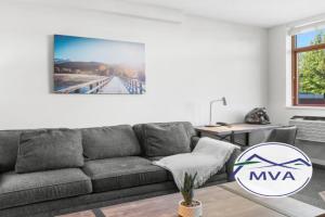 Alpenglow Lodge Large Studio with Dedicated Work Space by MVA, Whistler
