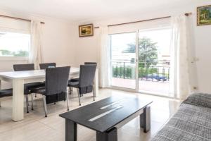 La Farella 60 - Apartamento con balcón, Llanca