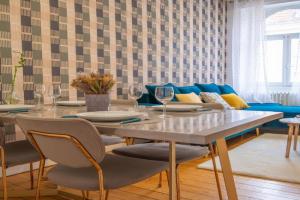 Plumeria - Grand Appartement 75m2 - Au calme avec Jardin - Idéal Famille ou Groupe de Travailleurs - Parking Public Gratuit - 2 Chambres - 4 Lits séparés Apartments, Metz
