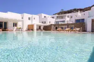 Life Suites, Tourlos