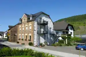 Ferienweingut Gansen / Hochgenuss 1 Apartments, Ernst