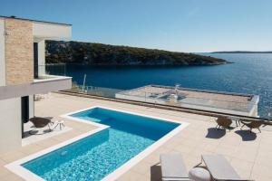 Villa Lonely Place, Vinisce