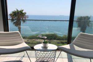 Blue Escape (Beach Seafront) Apartments, Zygi