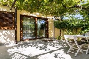 Casa Aurora, Flumini