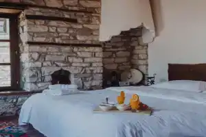 Tradita eit Hotel, Berat