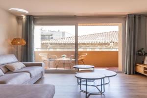 Bravissimo Falcó, 3 bedrooms and balcony, Girona